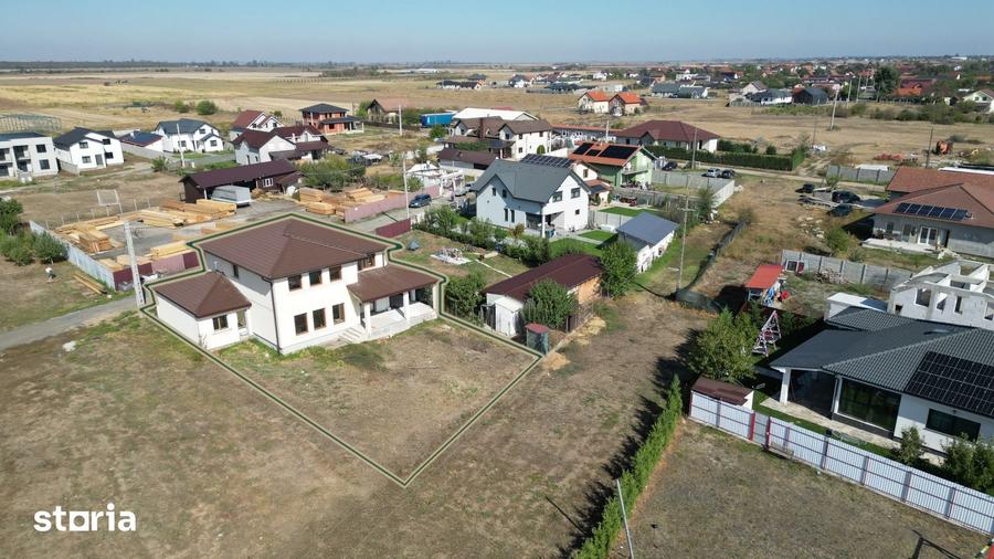 Casă cu 5 camere decomandat cu Teren 589 Mp în Zimandu Nou