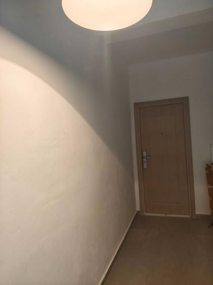 Apartament cu 3 camere semidecomandat în Moșnița Nouă