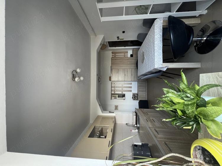 Apartament cu 3 camere semidecomandat în Central