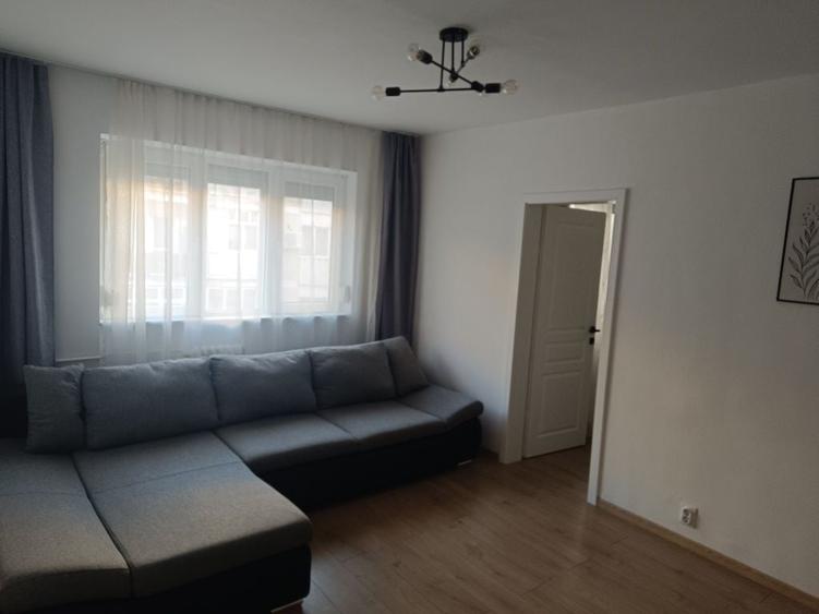 Apartament cu 2 camere semidecomandat în Central