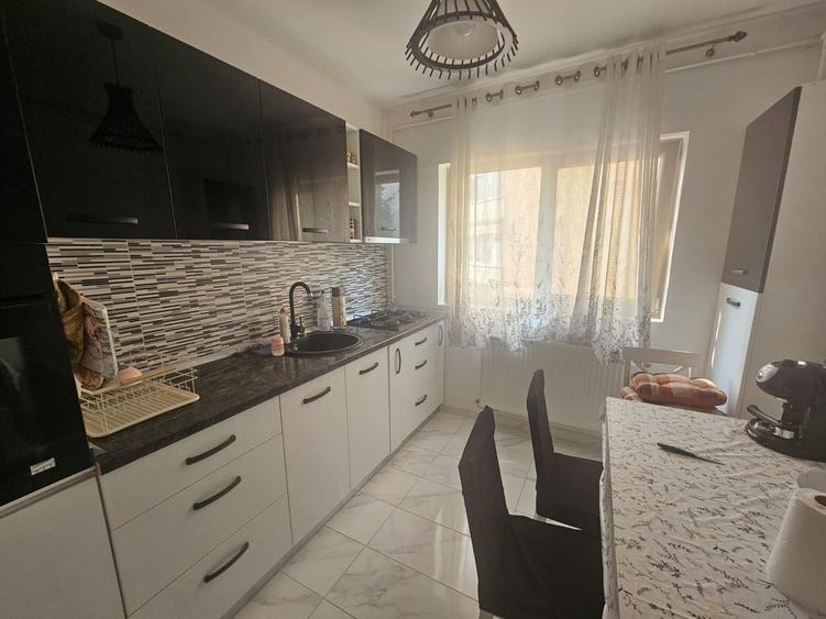Apartament cu 2 camere decomandat în Craiovei