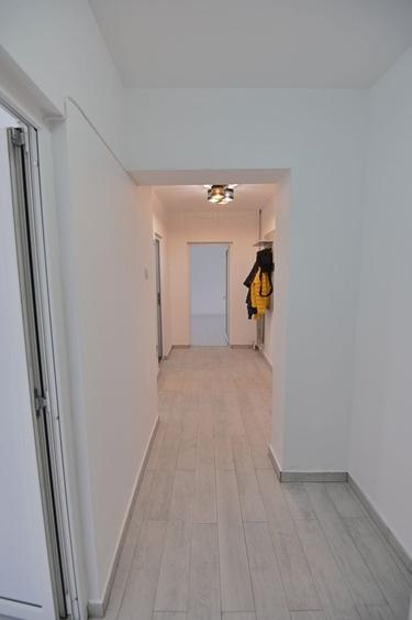 Apartament cu 2 camere decomandat în P-ța Alba Iulia