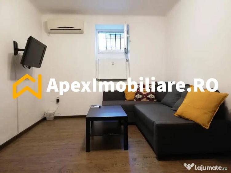 Garsonieră decomandată în P-ța Romană