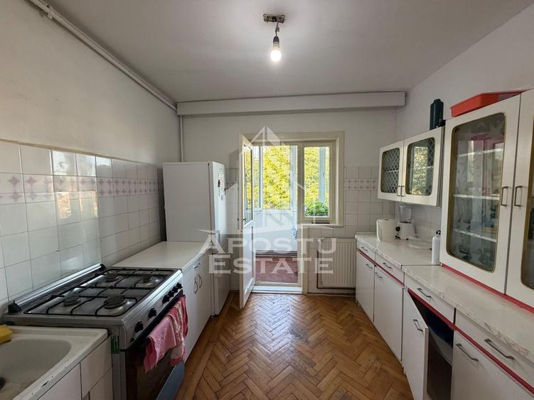Apartament cu 2 camere decomandat în Aradului