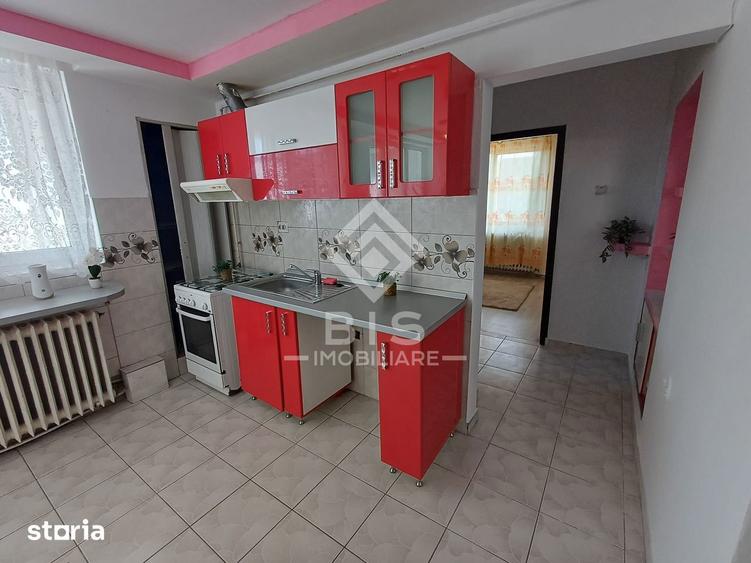 Apartament cu 3 camere decomandat, mobilat în Sud
