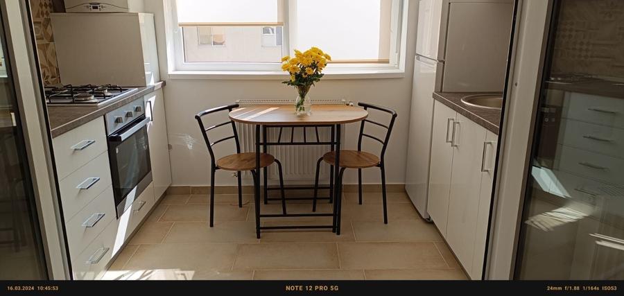 Apartament cu 2 camere decomandat în Runcu