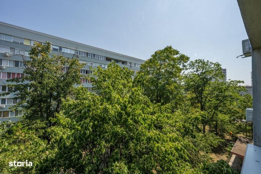 Apartament cu 3 camere semidecomandat în Titan