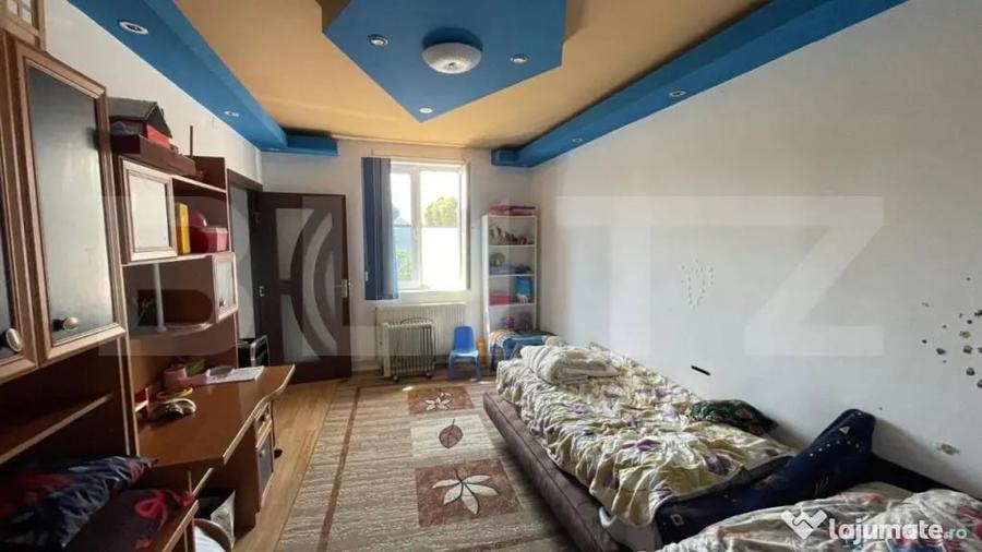 Casă cu 6 camere cu Teren 475 Mp în Olimpia-Stadion