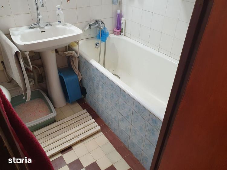 Apartament cu 4 camere decomandat în Drumul Taberei