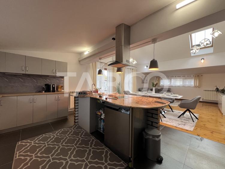 Apartament cu 5 camere semidecomandat, mobilat în Mănăștur