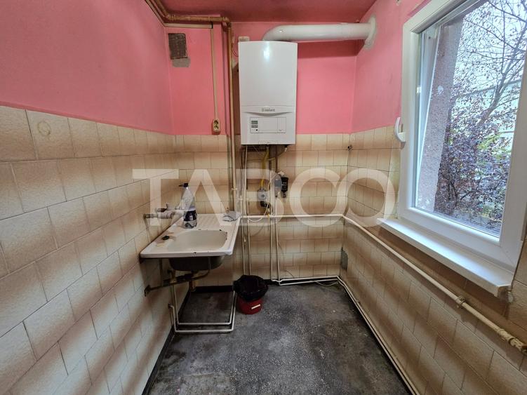 Apartament cu 2 camere nedecomandat în Țiglari