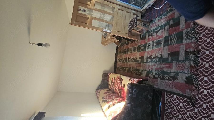 Casă cu 3 camere cu Teren 110 Mp în Găvănești