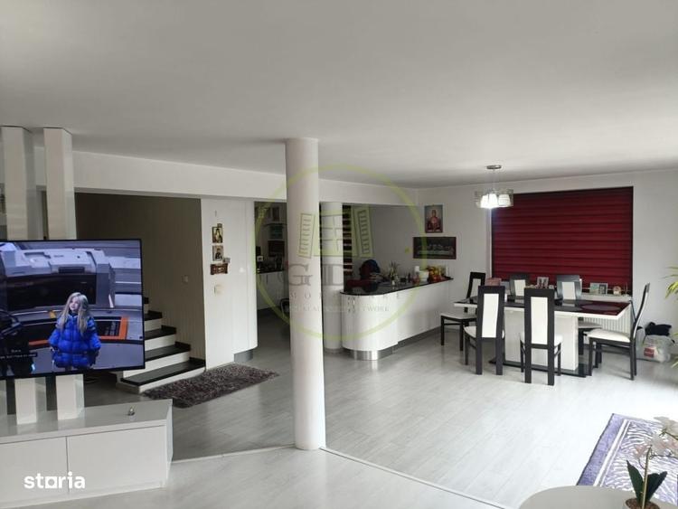 Casă cu 4 camere cu Teren 1600 Mp în Central