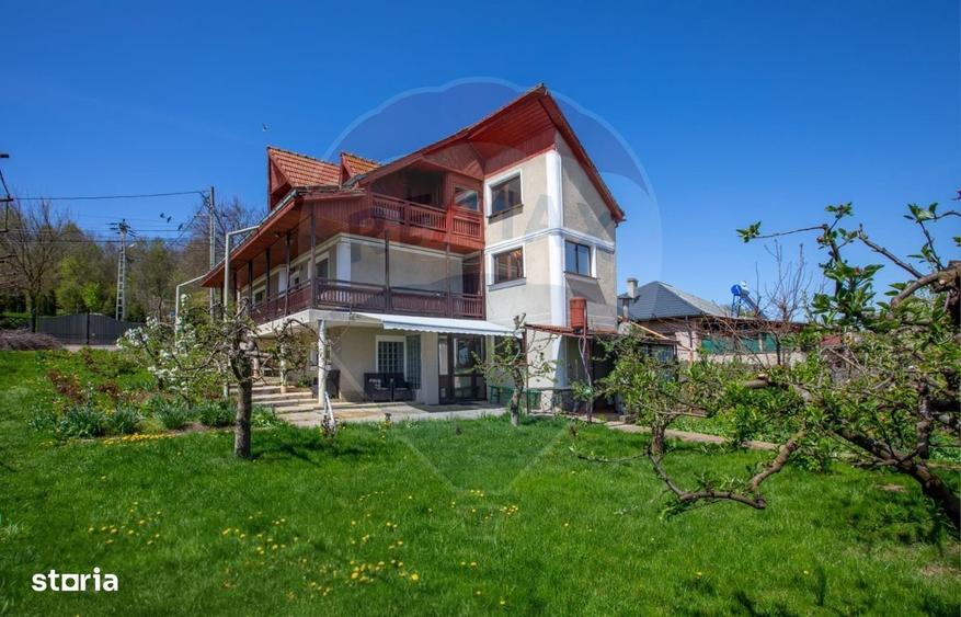 Casă cu 3 camere cu Teren 1251 Mp în Săucești