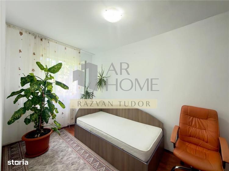 Apartament cu 3 camere semidecomandat în Mihai Bravu
