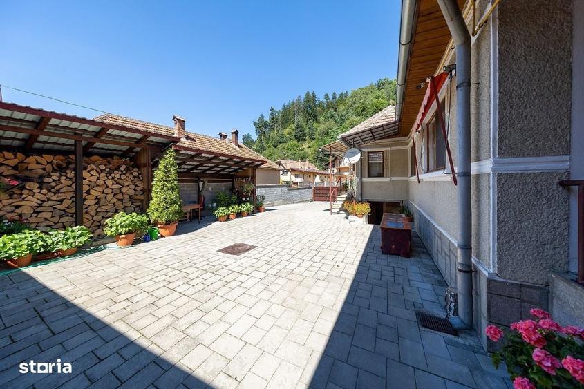 Casa la munte,gata de mutat,Poiana Marului Brasov-Teren minim 1.000 mp - 1