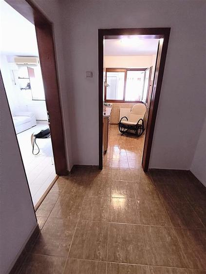 Apartament cu 2 camere semidecomandat, mobilat în Unirii Sud