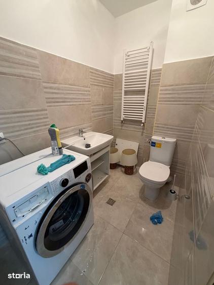Apartament cu 3 camere decomandat în Titan