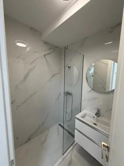 Apartament cu 3 camere semidecomandat în Armeneasca
