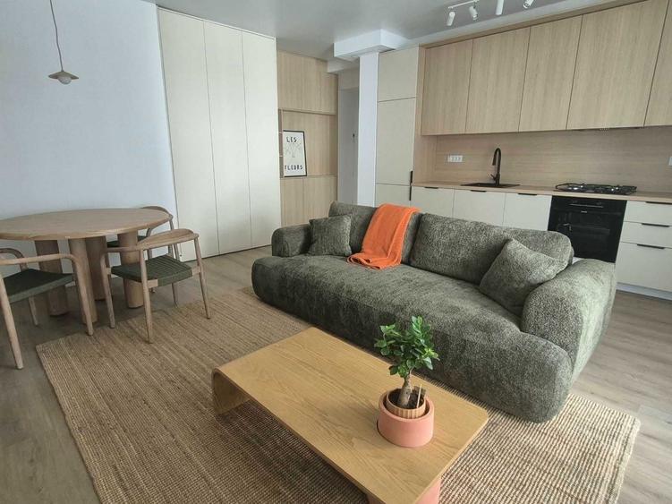 Apartament cu 2 camere decomandat în Tunari