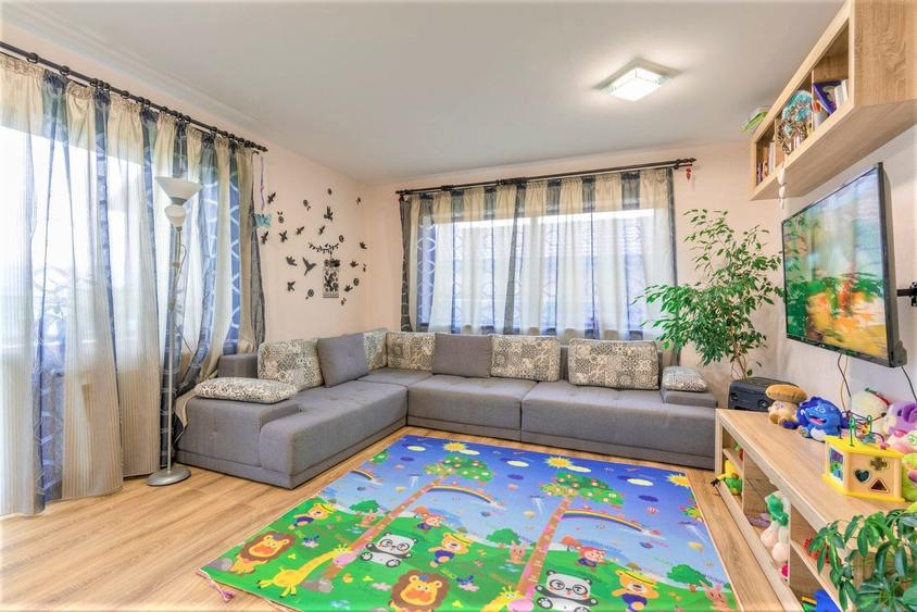 Casă individuală cu 6 camere cu Canalizare în Hărman