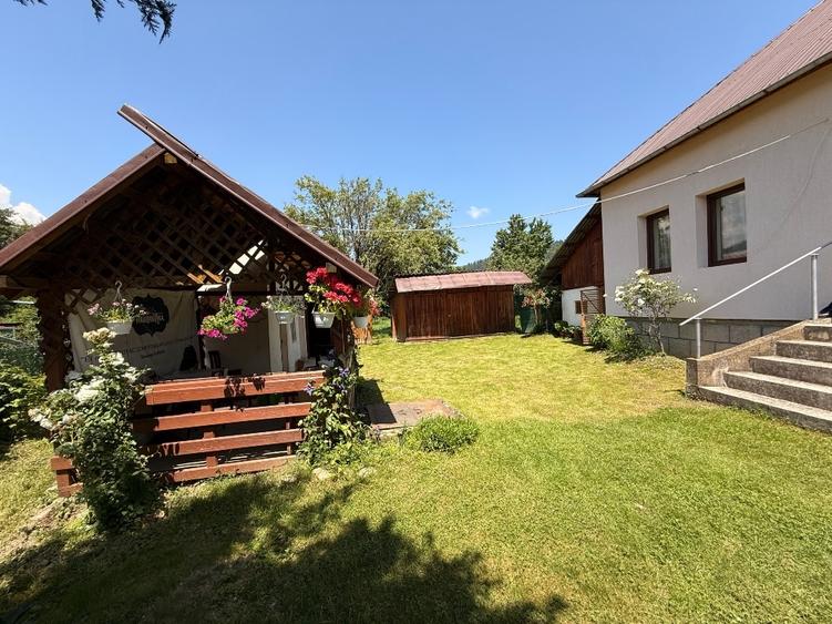 Casă individuală cu 5 camere cu Canalizare în Lerești