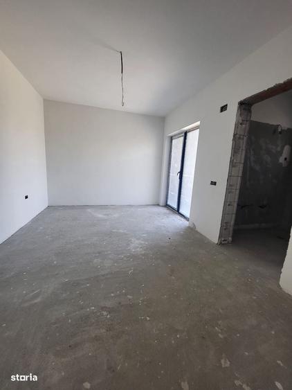 Casă cu 4 camere cu Teren 580 Mp în Tancodrom