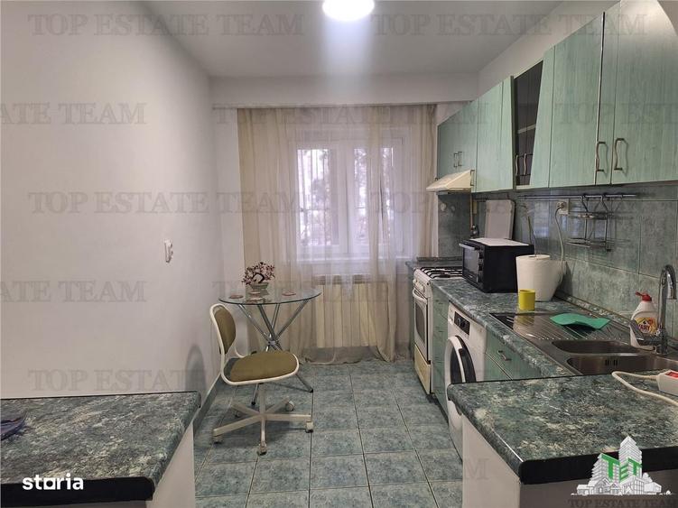 Apartament cu 2 camere decomandat în Tei