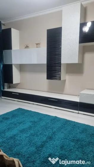 Apartament cu 3 camere decomandat în Vest