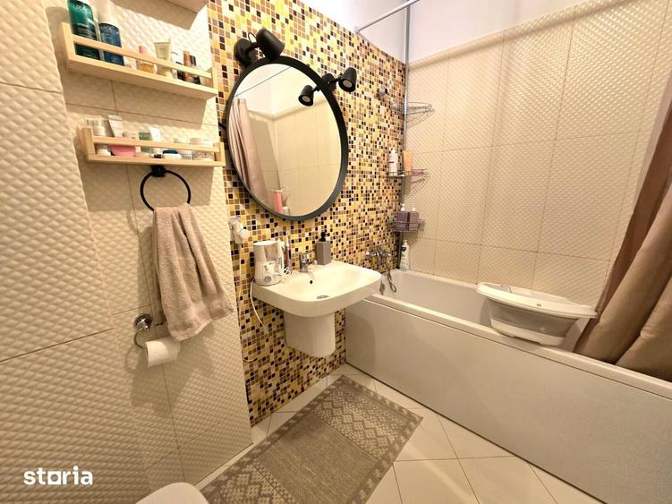 Apartament cu 3 camere decomandat în Holboca