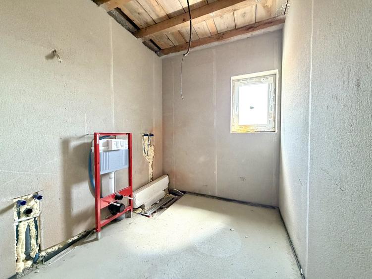 Duplex cu 4 camere cu Canalizare în Dumbrăvița