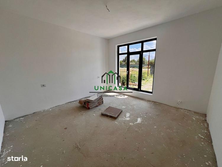 Casă cu 3 camere în Olteni