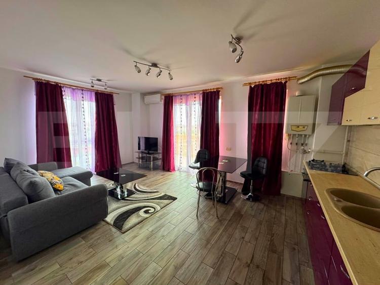 Apartament cu 2 camere decomandat, mobilat în Soarelui