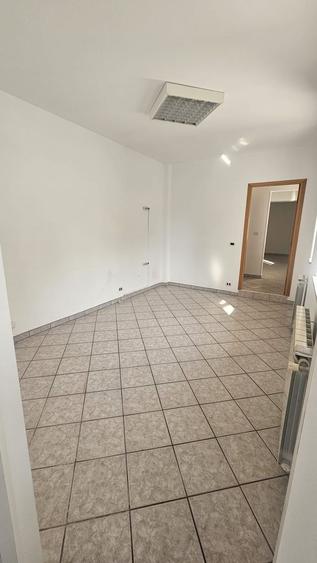 Casă individuală cu 4 camere cu Canalizare în Domenii