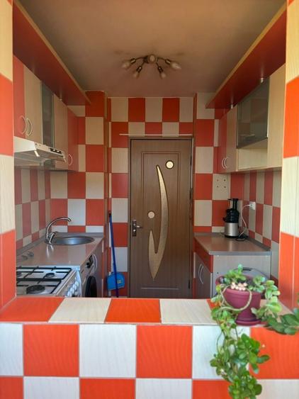 Apartament cu 2 camere decomandat în Giulești