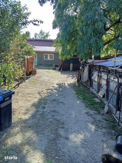 Casă cu 4 camere cu Teren 1200 Mp în Țintești