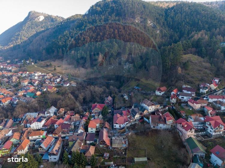 Casă cu 3 camere cu Teren 1498 Mp în Central
