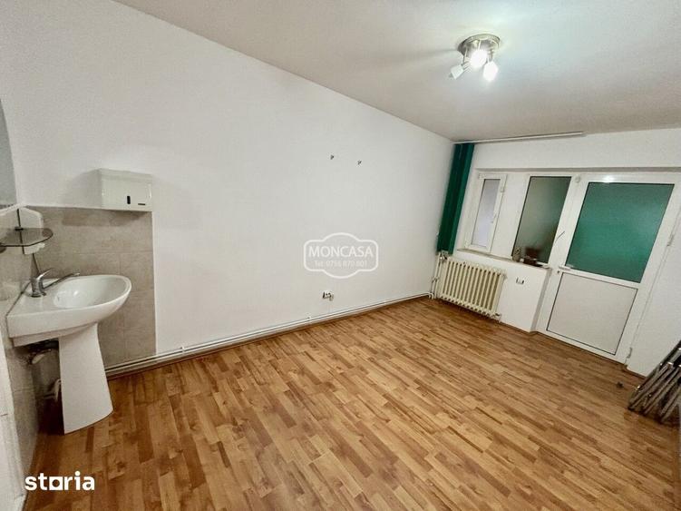 Apartament cu 3 camere decomandat în Central