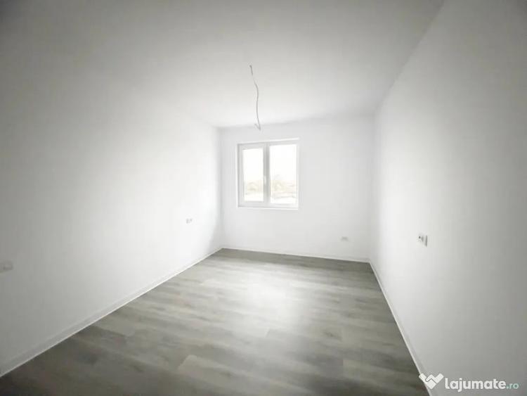 Casă cu 4 camere cu Teren 16 Mp în Utvin