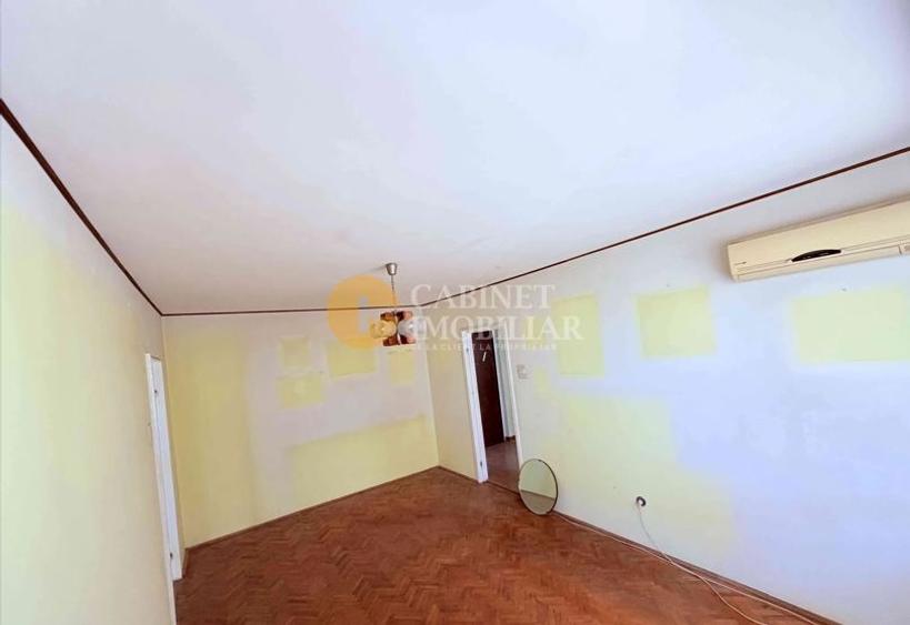 Apartament cu 2 camere semidecomandat în Piața Unirii