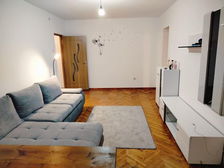 Apartament cu 2 camere în Micro 19