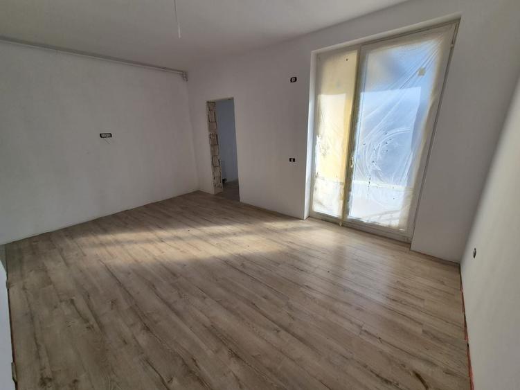 Apartament cu 2 camere decomandat în Giroc