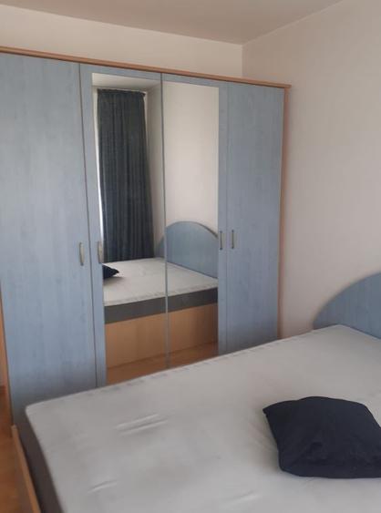 Apartament cu 3 camere semidecomandat în Iancului