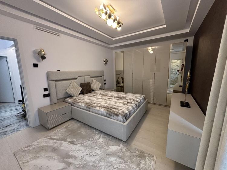 Duplex cu 6 camere cu Canalizare în 1 Decembrie 1918