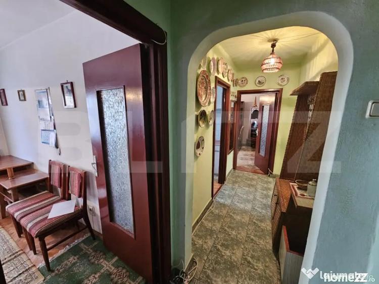 Apartament cu 4 camere decomandat în Central