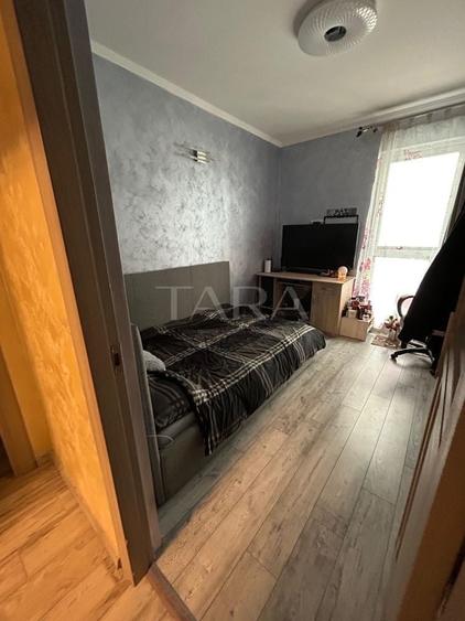 Apartament cu 4 camere semidecomandat, mobilat în Vest