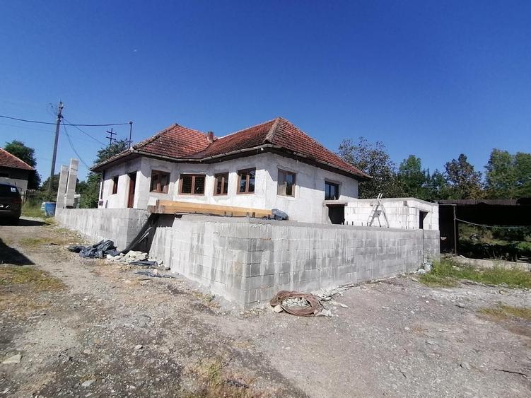 Casă cu 3 camere în Vidra