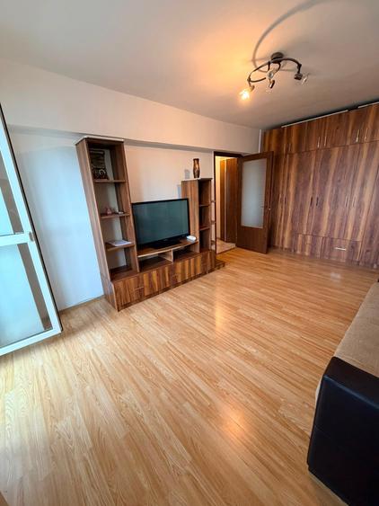 Apartament cu 2 camere semidecomandat în Berceni