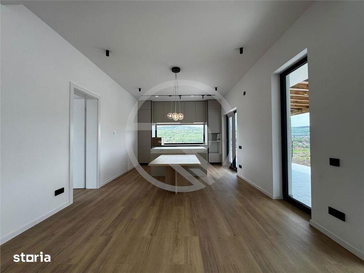Casă cu 5 camere decomandat cu Teren 700 Mp în Chinteni