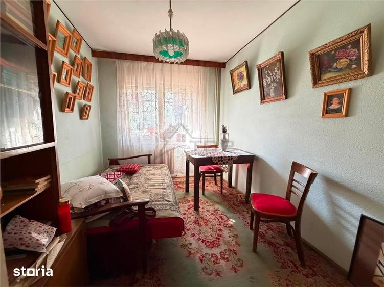 Apartament cu 4 camere în Podu Roș